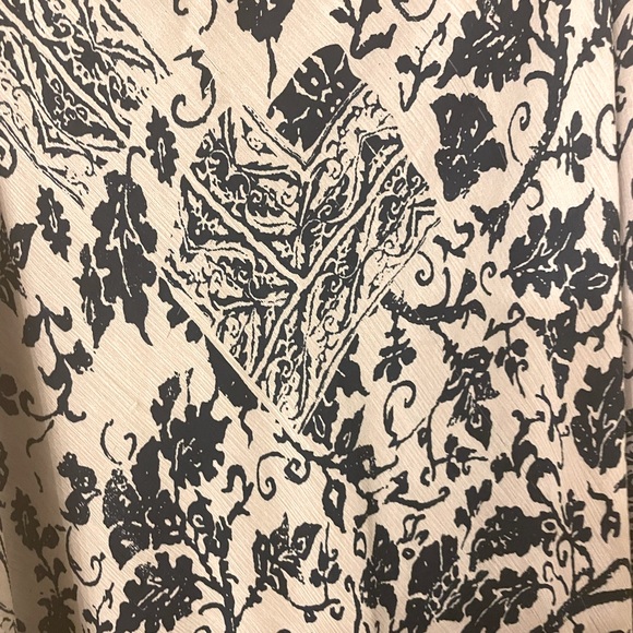 Lightweight lined skirt in navy and off white - Picture 3 of 5